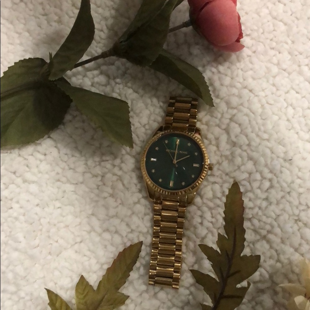 Mk Watch